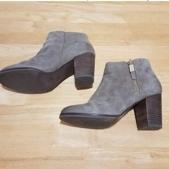 Aldo Gray Suede Like New Booties with Zipper Women's 10 - Picture 6 of 6